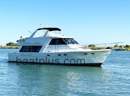 Bayliner 4788 Pilot House Spesifikasjoner og anmeldelser